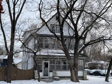 Main picture of 803 University Ave NE