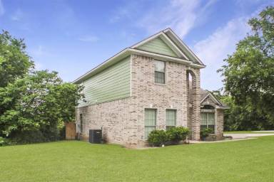 Main picture of 1611 Park Pl