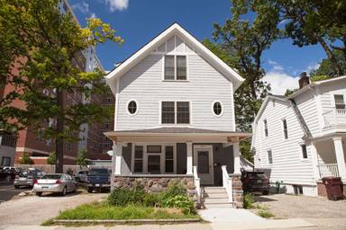 Main picture of 1315 Forest Ct