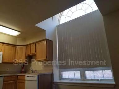 Main picture of 245 King St