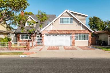 Main picture of 11902 Pine St