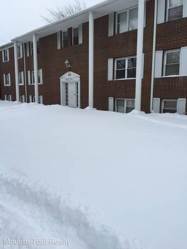Main picture of 461 W 10th St
