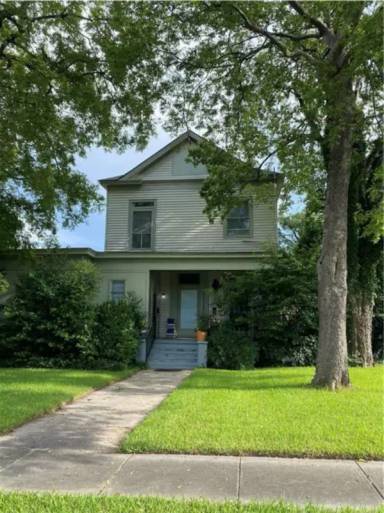 Main picture of 2702 Cherokee Ave