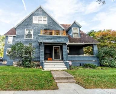Main picture of 595 University Ave