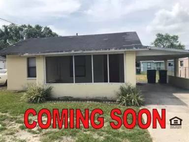 Main picture of 2403 Everett St