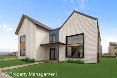 Main picture of 3052 S 31st Ave