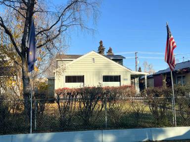 Main picture of 129 E 11th Ave