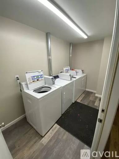 Main picture of 247 E Walnut St