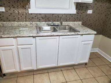 Main picture of 7809 S Marshfield Ave