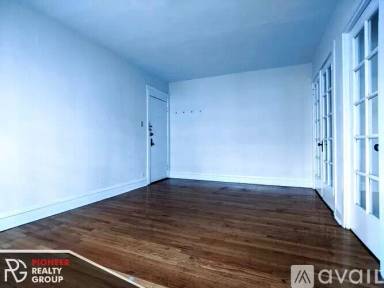 Main picture of 512-20 W Cornelia Ave