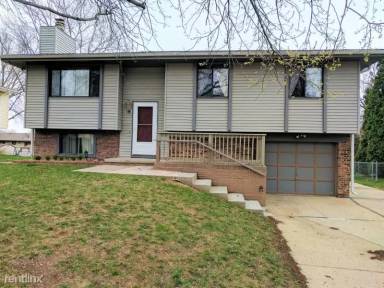 Main picture of 2617 N 143rd St