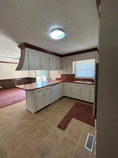 Main picture of 106 Spruce St