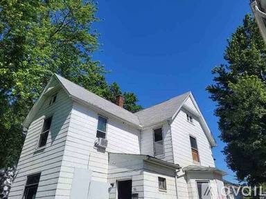 Main picture of 516 W 15th St