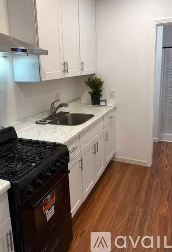 Main picture of 978 N Gardena Ave