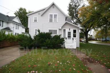 Main picture of 743 W 5th St