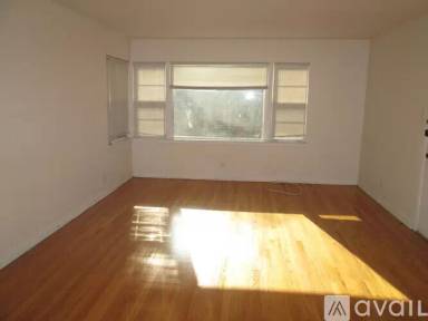 Main picture of 102 S Austin Blvd