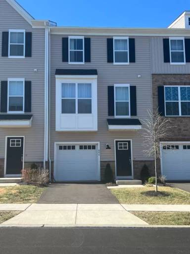 Main picture of 806 Pecan Rd