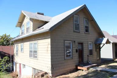 Main picture of 627 S Jefferson St