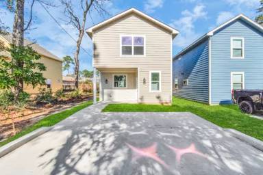 Main picture of 16676 E Ivanhoe