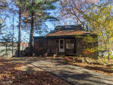 Main picture of 42 Brewster Rd
