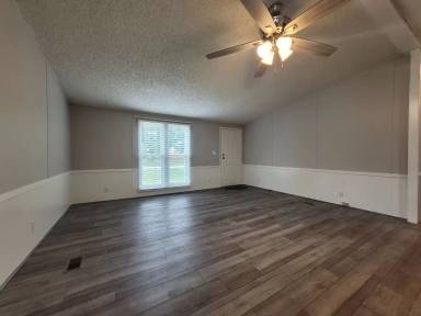 Main picture of 179 Family Cir