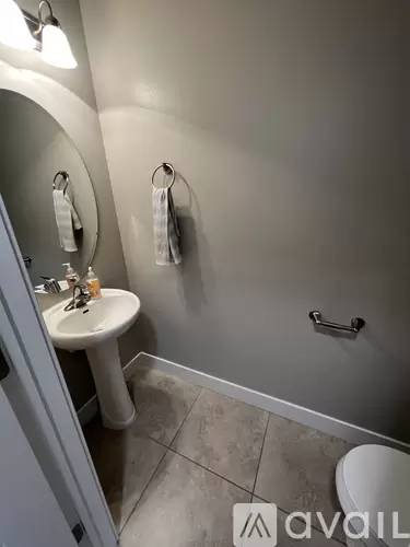 Main picture of 1612 N Venetian Way