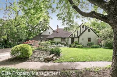 Main picture of 61 College Park