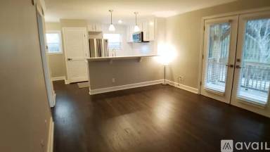 Main picture of 48 Peachtree Ave NE