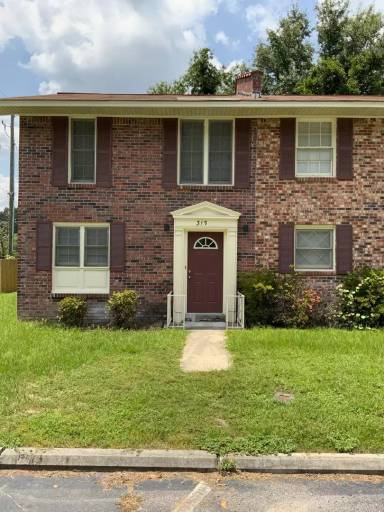 Main picture of 315 Oak Dr