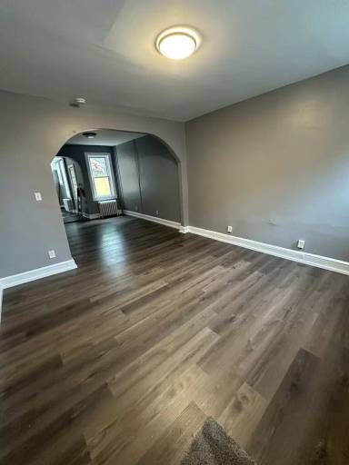 Main picture of 527 1/2 Green St