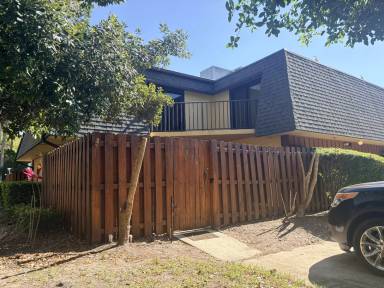 Main picture of 3824 Saxon Dr