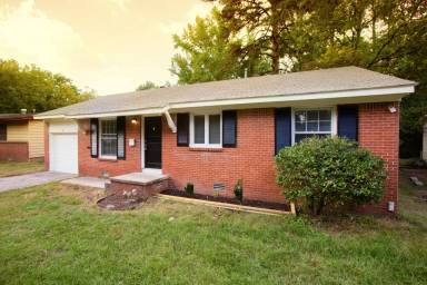 Main picture of 4 Wynne Cir