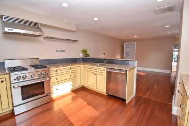 Main picture of 1734 Bank St