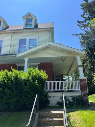 Main picture of 1432 1st Ave
