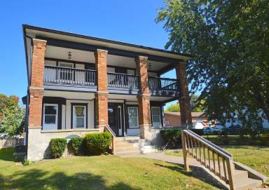 Main picture of 1306 Woodlawn Ave