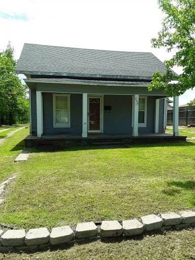 Main picture of 208 W Apache St