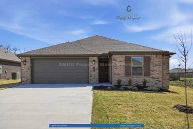 Main picture of 402 Cattleman Ln