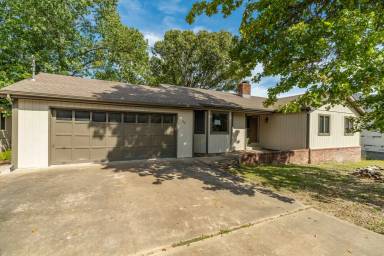 Main picture of 34 Luncarty Ln