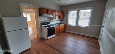 Main picture of 3982 S Archer Ave