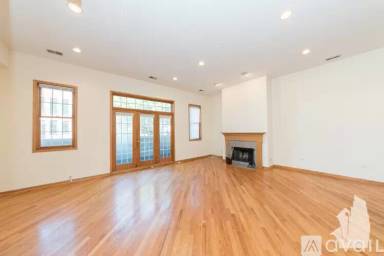 Main picture of 2539 N Southport Ave