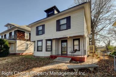 Main picture of 2722 Seneca St