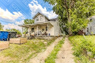 Main picture of 815 W Memorial Dr