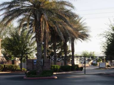 Main picture of River Oaks