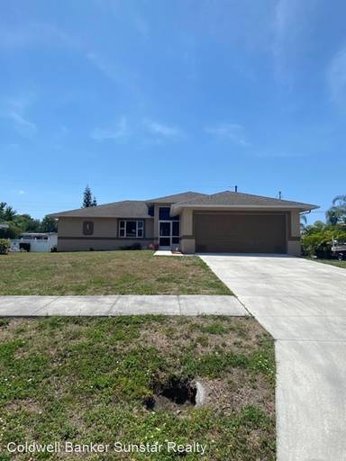 Main picture of 450 Sharon Cir