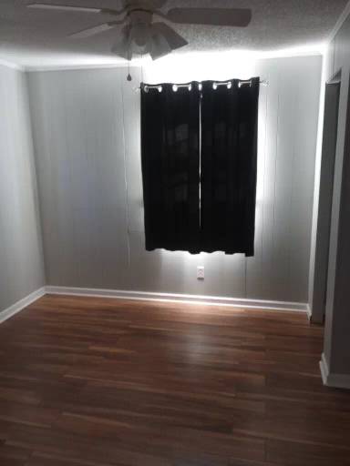 Main picture of 302 Lucky St