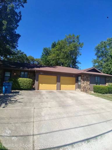 Main picture of 3304B E Portland St