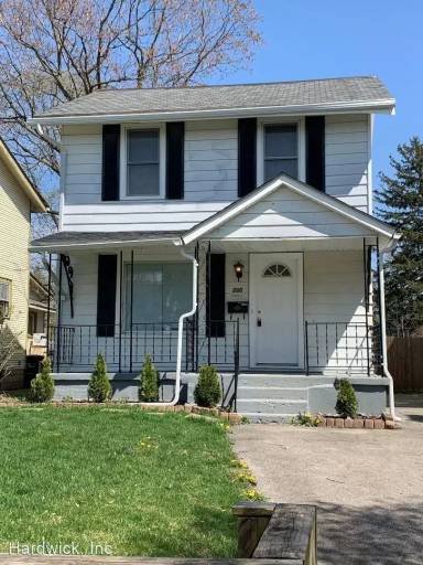 Main picture of 700 S Ogden Ave