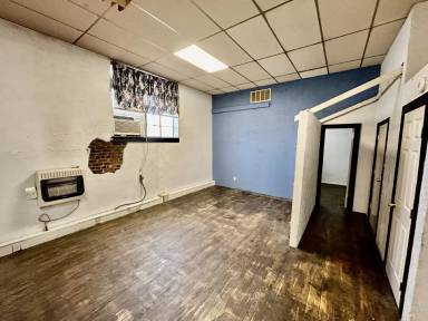 Main picture of 208 E Main St