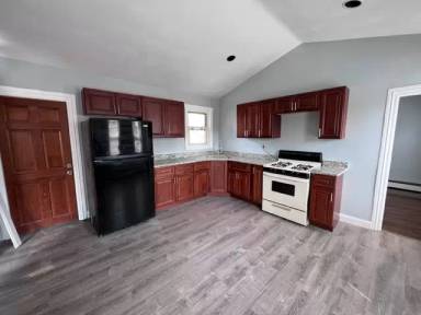 Main picture of 319 Admiral St