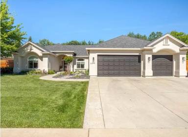 Main picture of 3349 Kentwood Dr